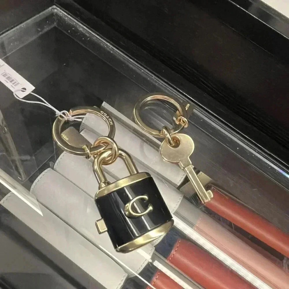 COACH LOCK AND KEY BAG CHARM KEY RING C1679 IMBLK - Picture 3 of 6